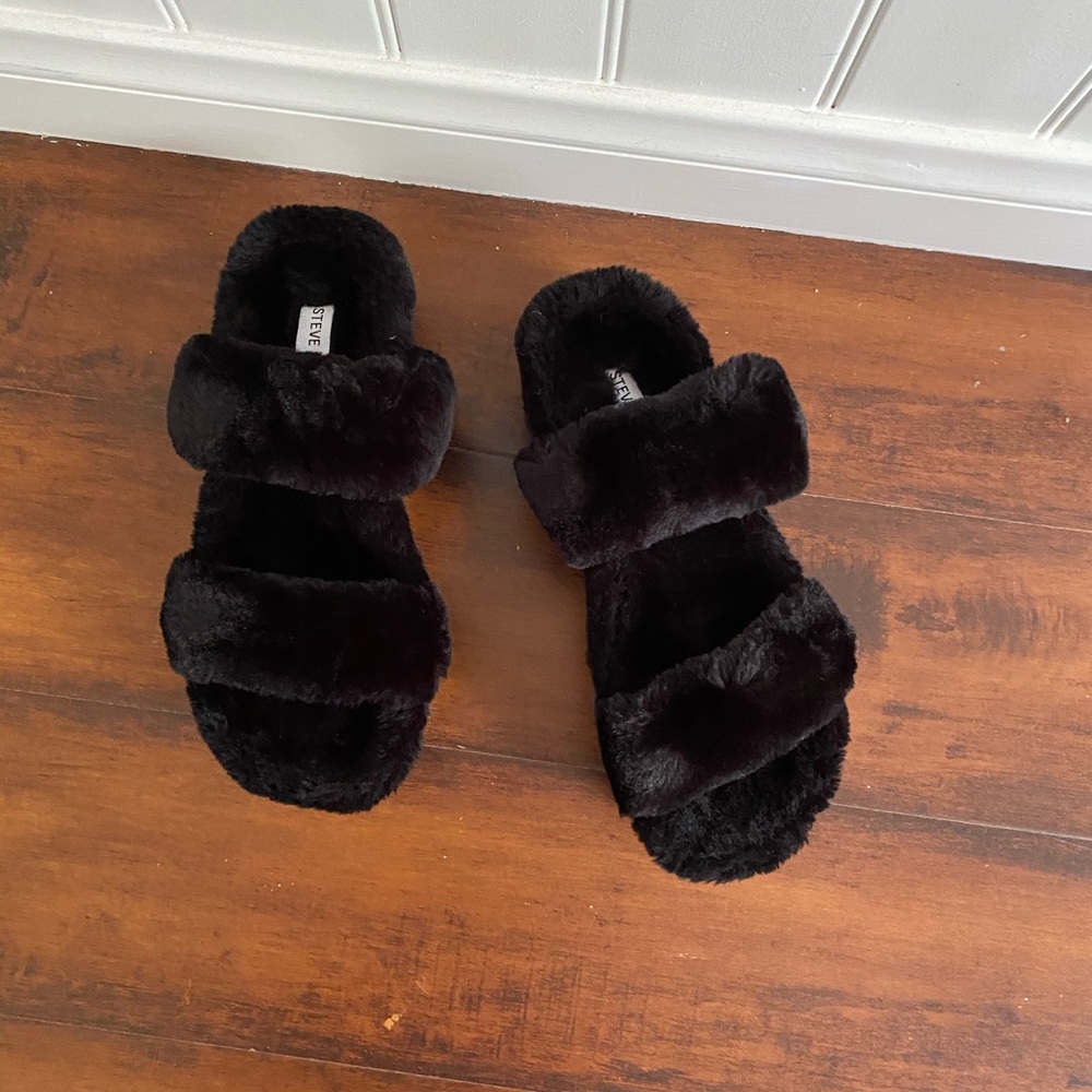 NWT Steve Madden black furry sandals-8